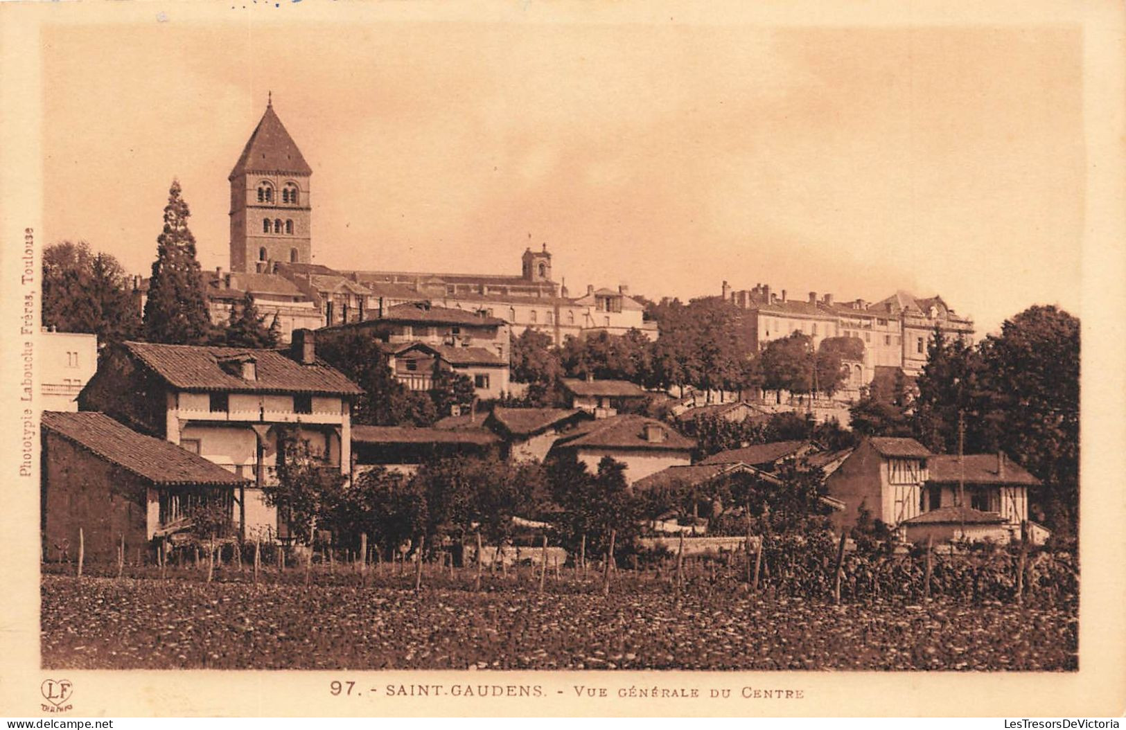 FRANCE - Saint Gaudens - Vue Générale Du Centre - Vue D'une église Au Loin - Carte Postale Ancienne - Saint Gaudens