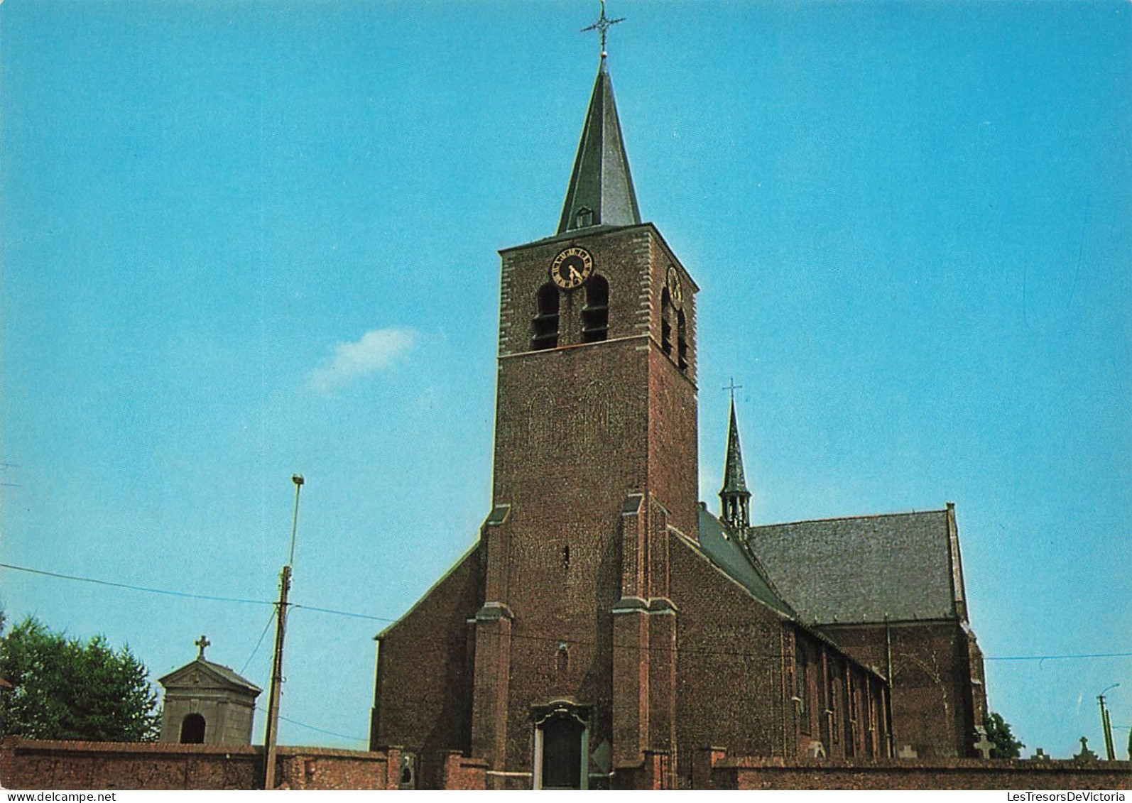 BELGIQUE - Oud Turnhout - Vue Générale De L'église St Bavo - Colorisé  - Carte Postale - Sonstige & Ohne Zuordnung