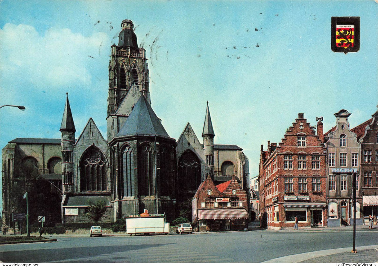 BELGIQUE - Oudenaarde - Vue Sur La Grand'Place  Et Ste Walburge - Colorisé  - Carte Postale - Oudenaarde