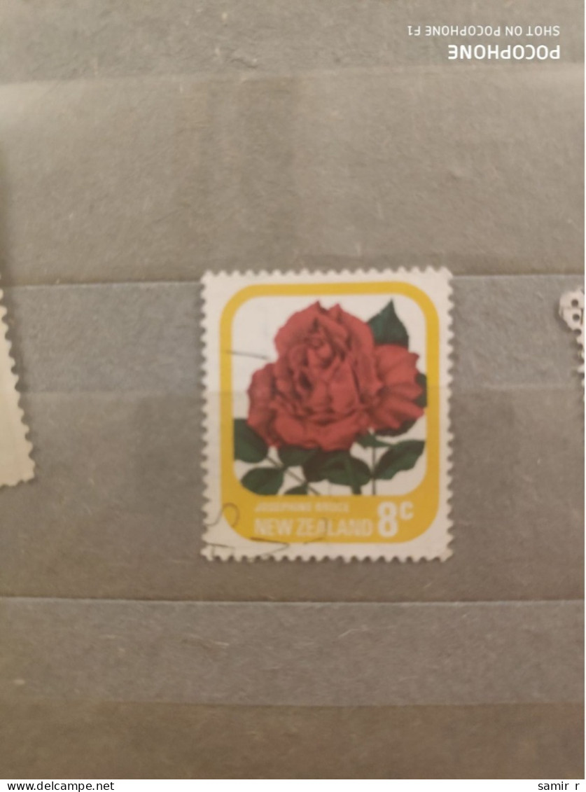 New Zealand	Flowers (F82) - Used Stamps