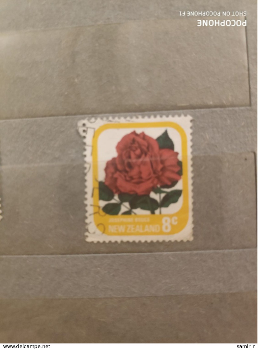 New Zealand	Flowers (F82) - Used Stamps