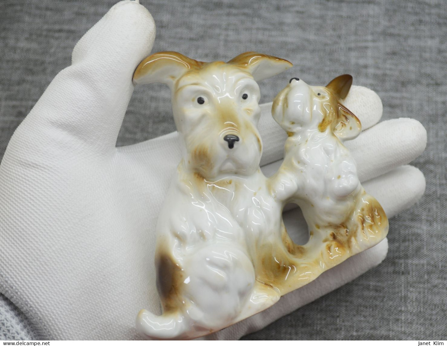 Vintage Porcelain Figurine Of A Dog With A Puppy - Gzel (RUS)