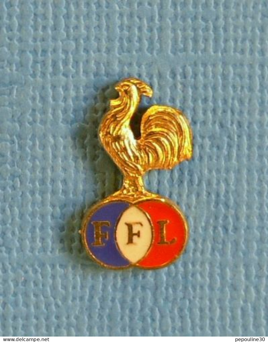 1 PIN'S //  ** COQ SPORTIF F.F.L. / FÉDÉRATION FRANÇAISE DE LUTTE ** . (Bertoni Milano) - Lotta