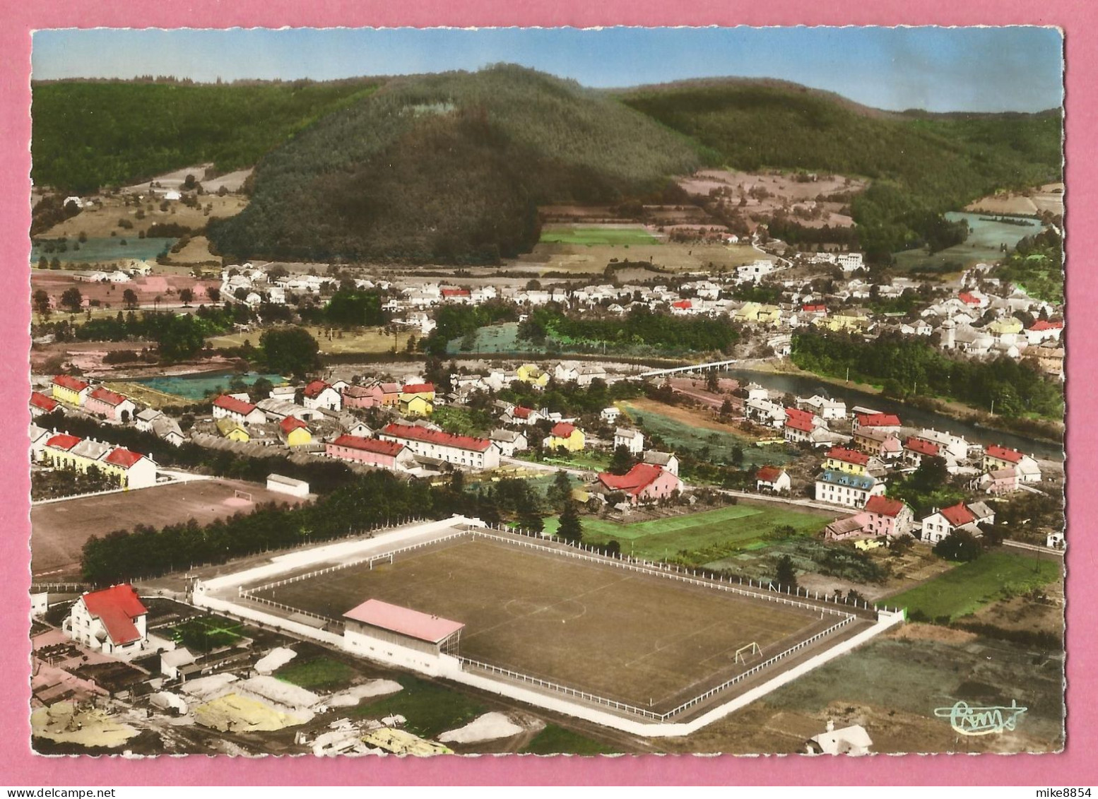 F2081  CP  ELOYES (Vosges)   Vue Panoramique Aérienne - Au 1er Plan Le Stade   +++++++ - Pouxeux Eloyes