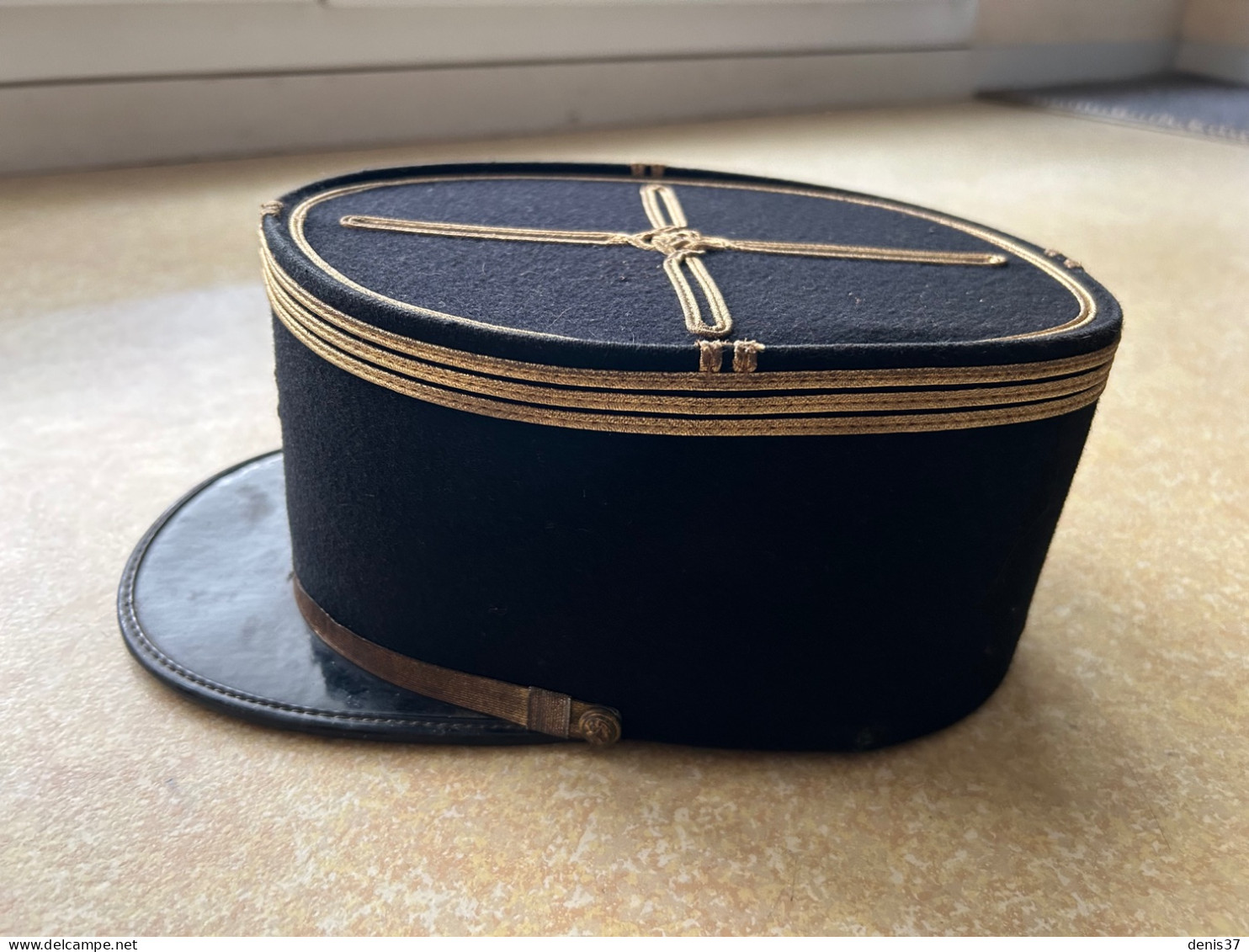 Képi Capitaine Infanterie Coloniale - Indochine.. - Cascos