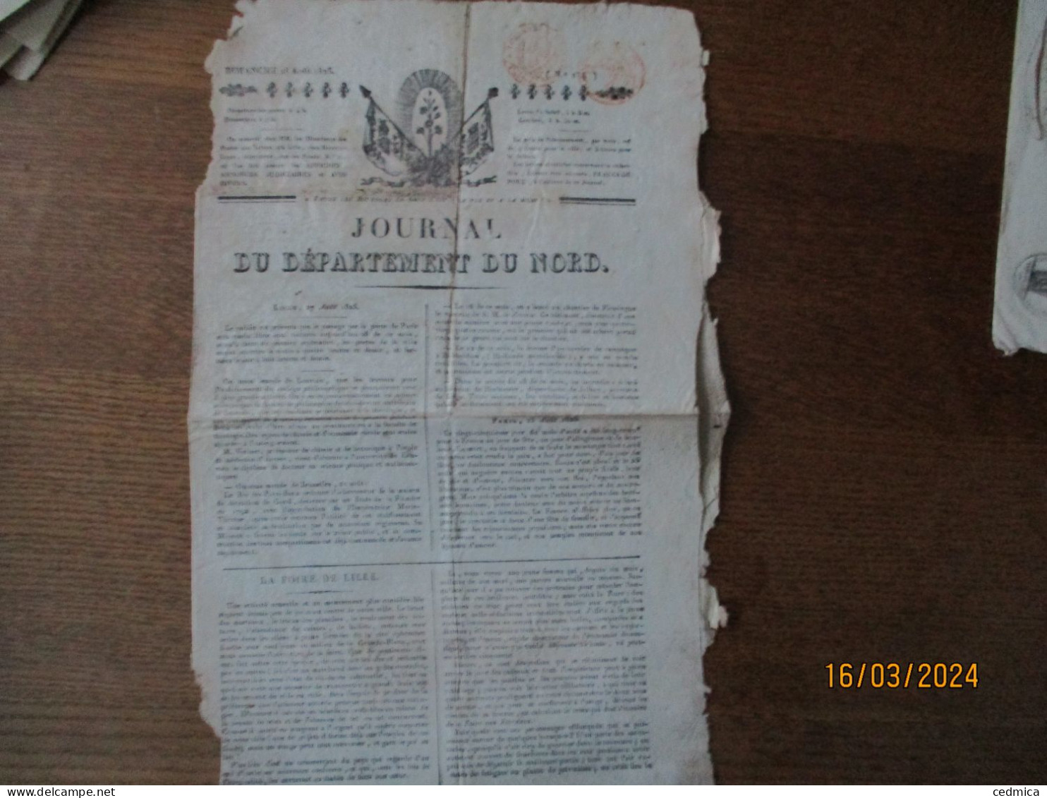 JOURNAL DU DEPARTEMENT DU NORD DU 28 AOÛT 1825 CACHETS FISCAUX ROUGES "ENTRE LES BOURBONS ET NOUS C'EST A LA VIE A LA MO - 1800 - 1849