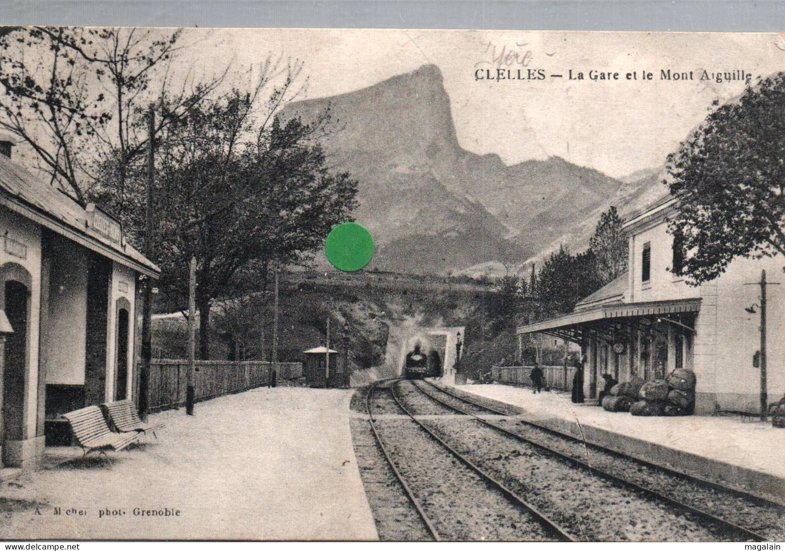 Clelles : La Gare Et Le Mont Aiguille - Clelles