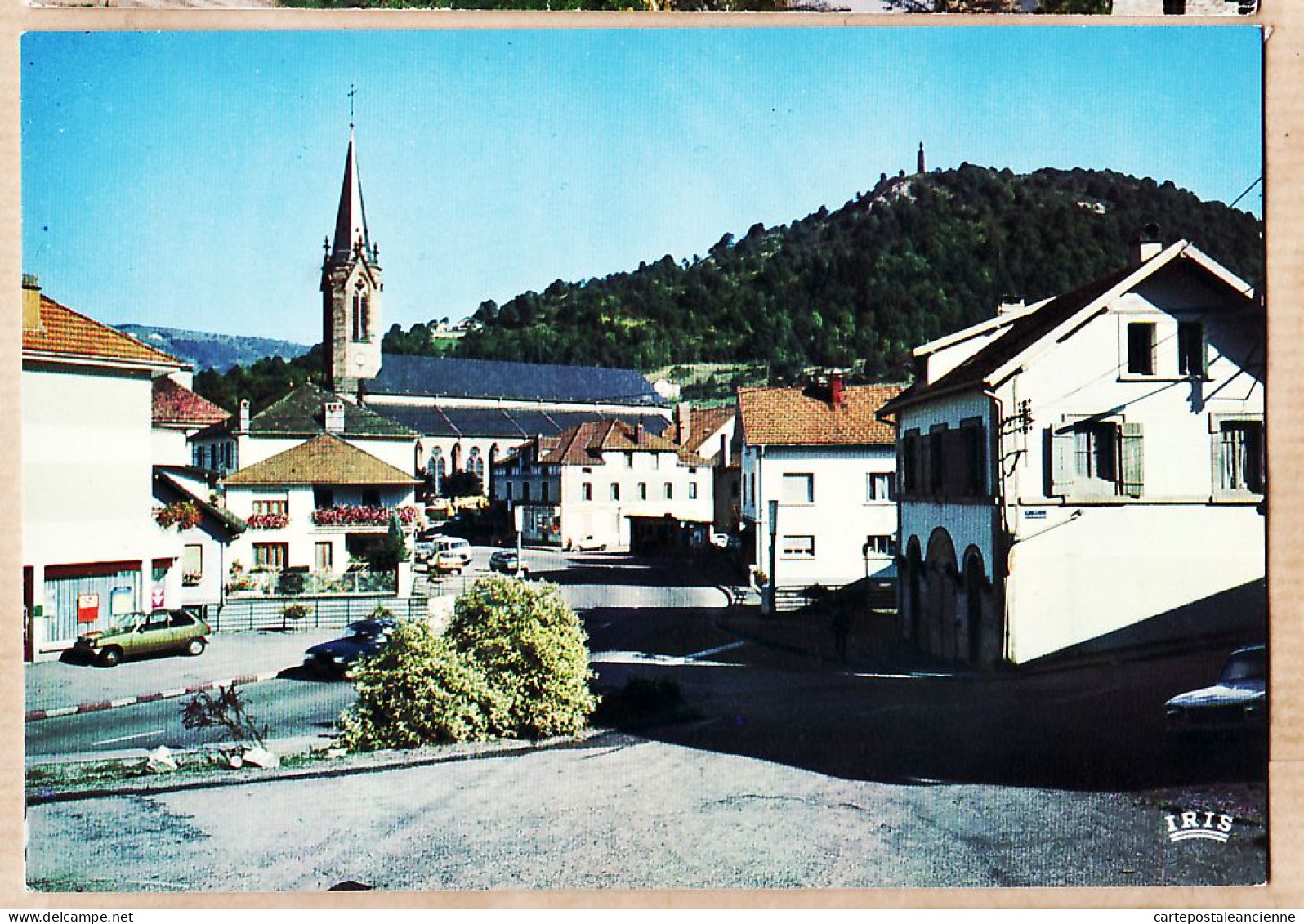 25115 / CORNIMONT 88-Vosges Le CENTRE VILLE Place Renault 5 1980s IRIS LA CIGOGNE 116.08 - Cornimont