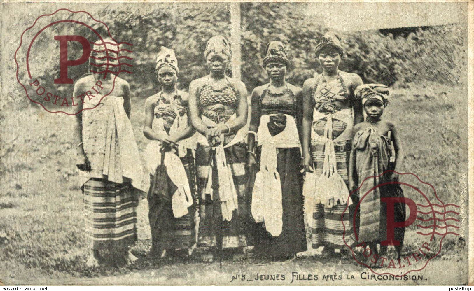 GUINEA FRANCESA. GUINEE FRANÇAISE. Jeunes Filles Après La Circoncision. - Guinée Française