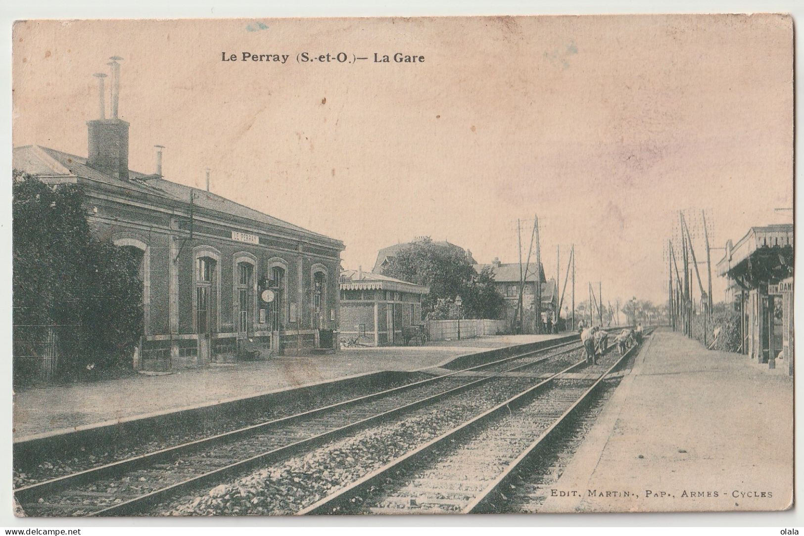 CPA 78 LE PERRAY (S. Et O.) La Gare  Cheminots Au Travail      Ib10 - Le Perray En Yvelines