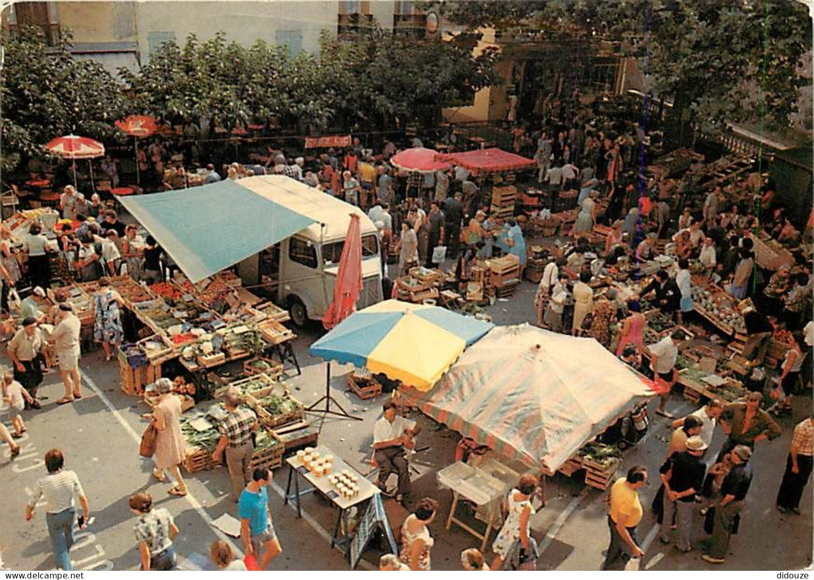 Marches - Amélie Les Bains - Jour De Marché - CPM - Voir Scans Recto-Verso - Mercati