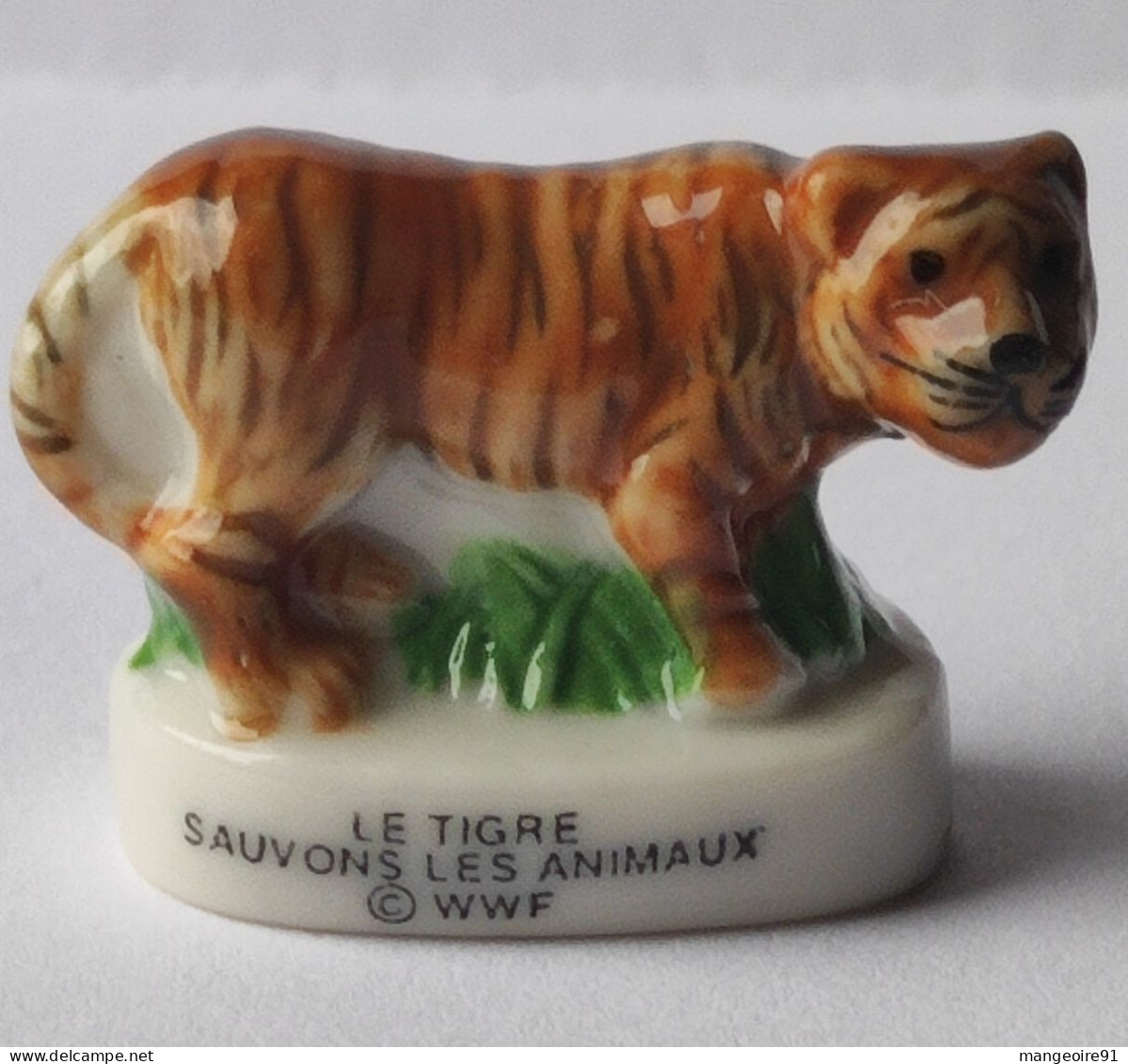 Fève / Fèves 2001 WWF Sauvons Les Animaux * Le Tigre (T 3162) AFF 2001 Page 37 - Animaux