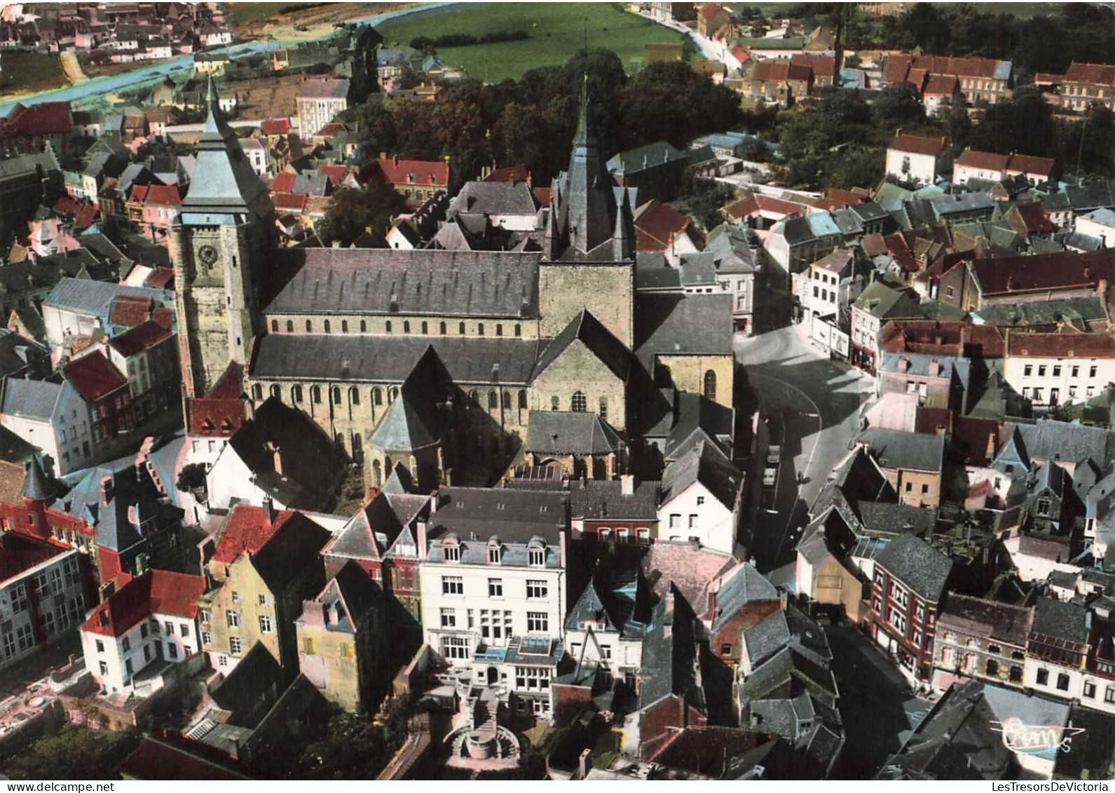 BELGIQUE - Soignies - Vue Panoramique Aérienne Du Collégiale Et De La Ville - Colorisé - Carte Postale - Soignies