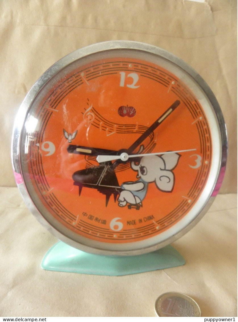 Vintage Réveil Avec Bras D'éléphant Mobile Fonctionne, Bon état - Alarm Clocks