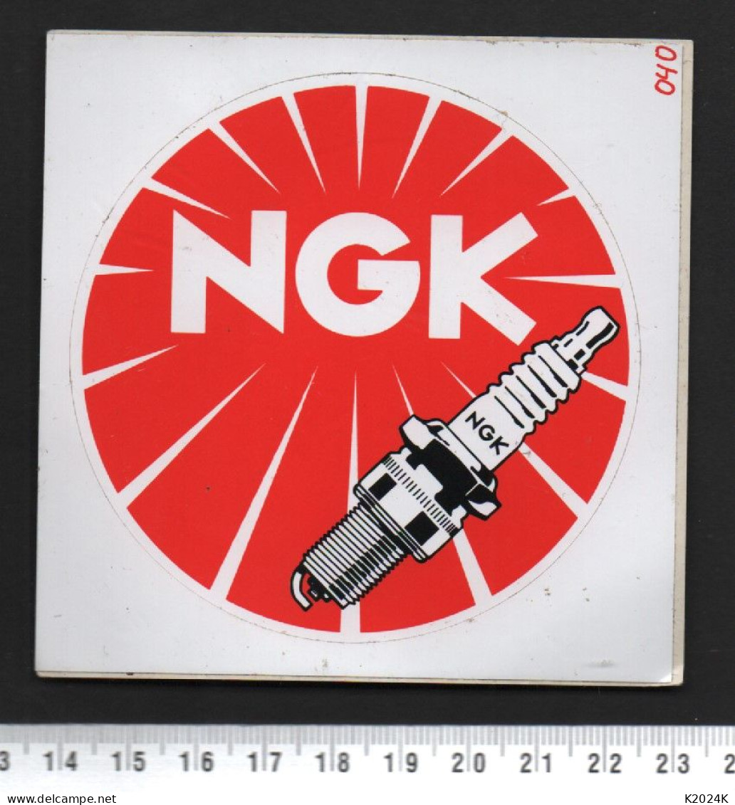 NGK  - AUTO MOTO RALLYE RACING MECANIQUE GARAGE - AUTOCOLLANT - Stickers