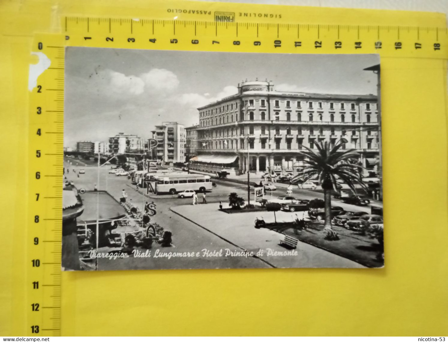 CT-05760- VIAREGGIO - VIALI LUNGOMARE E HOTEL PRINCIPE DI PIEMONTE ANIMATA AUTO EPOCA BUS - Viareggio