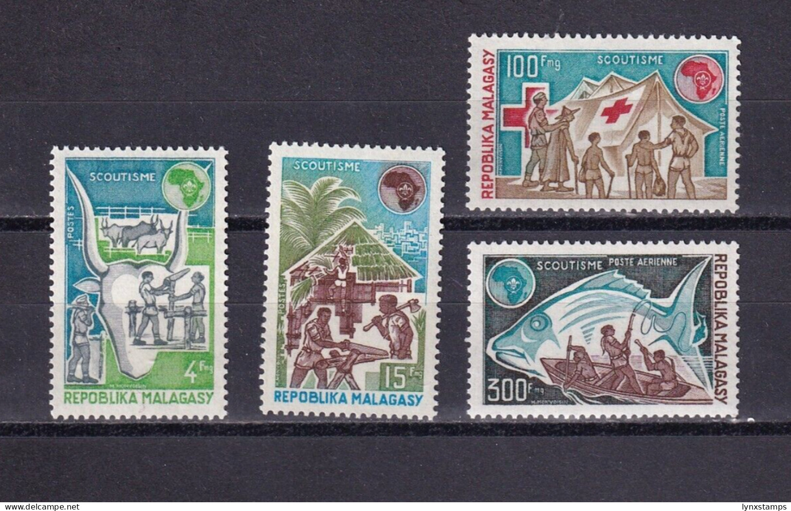 SA02 Madagascar 1974 World Scout Conference Airmail And Postage Mint - Madagascar (1960-...)