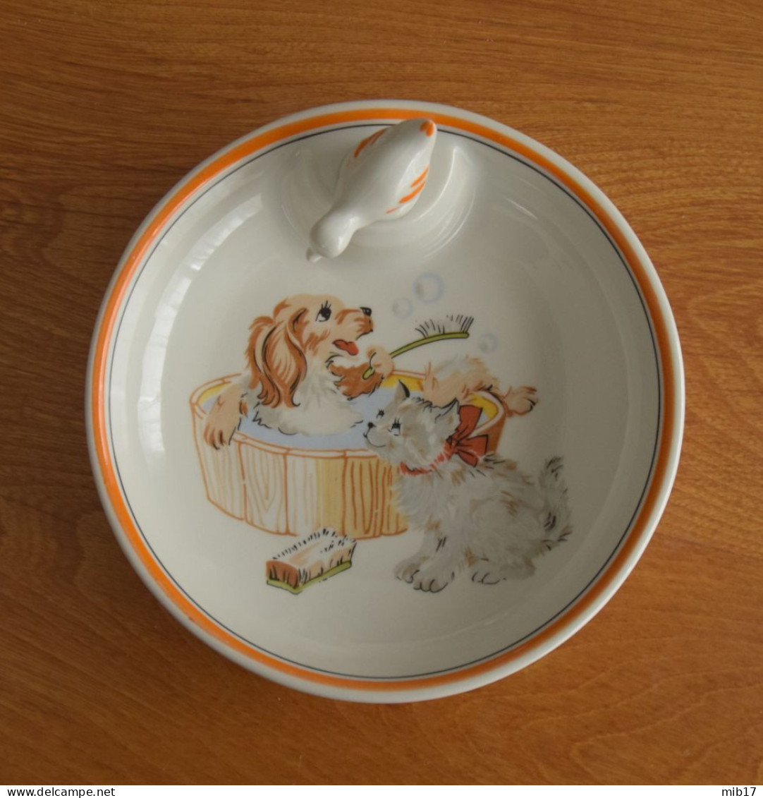 Assiette à Bouillie Pour Bébé En Porcelaine De Chauvigny- F D  - Chiens - Sonstige & Ohne Zuordnung