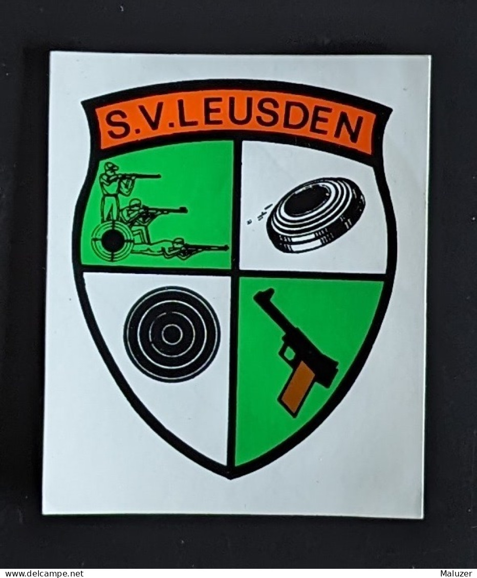 AUTOCOLLANT S.V. LEUSDEN - CLUB DE TIR ARMES SPORT - PAYS-BAS NEDERLAND HOLLAND - CARABINE PISTOLET - Adesivi