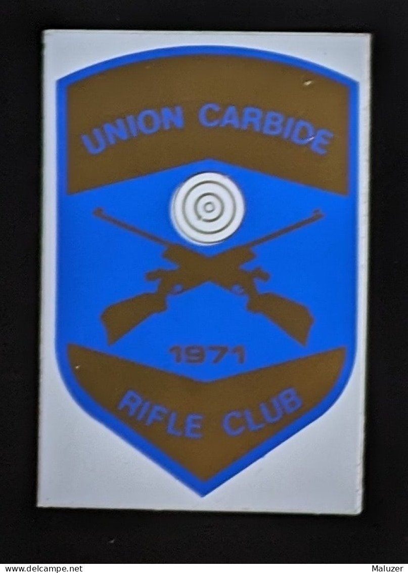 AUTOCOLLANT UNION CARBIDE  RIFLE CLUB 1971 - CLUB DE TIR - CARABINE - ARMES SPORT CARABINE - Adesivi