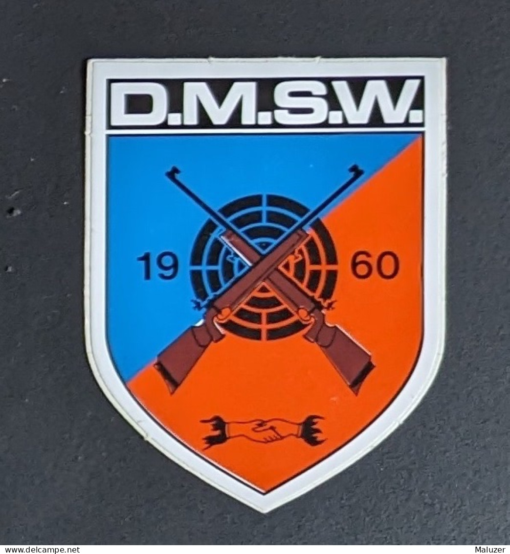 AUTOCOLLANT D.M.S.W. 1960 - CLUB DE TIR ARMES CARABINE SPORT - DE MOEDIGE SCHUTTERS WECHELDERZANDE - ZOERSEL BELGIQUE - Adesivi