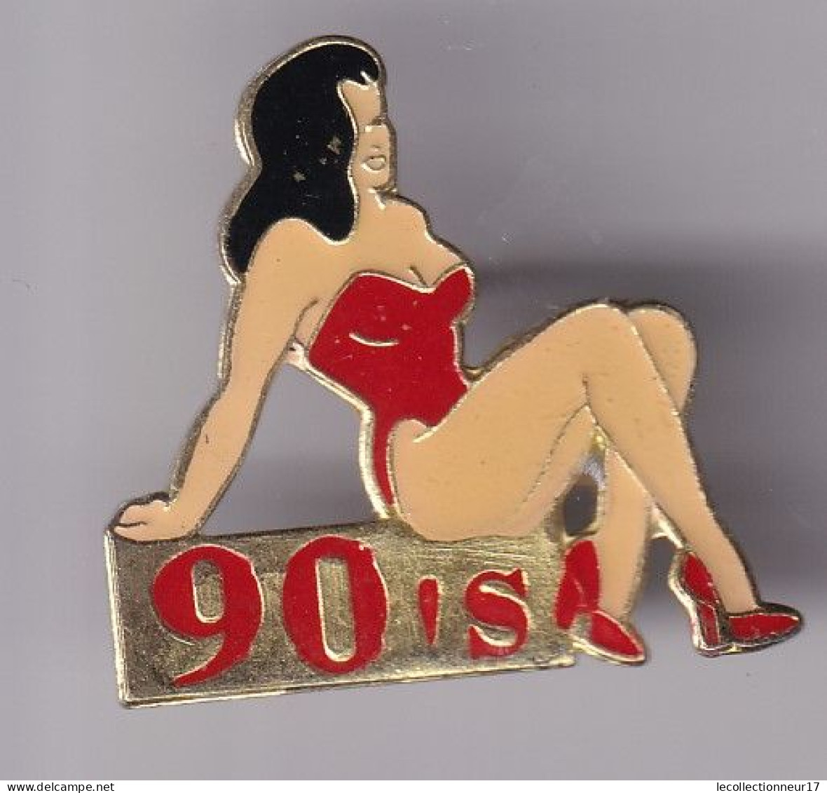 Pin's 90'S Cigarettes Winston Pin-up Réf 8669 - Pin-Ups