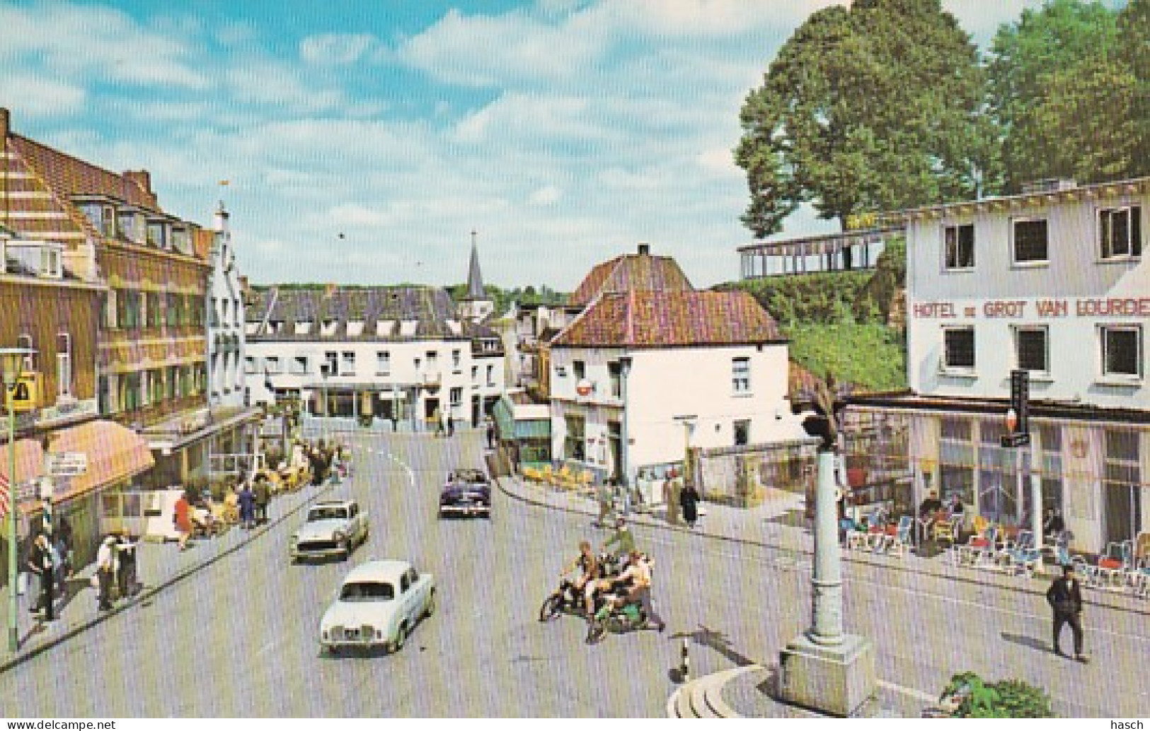 48622Valkenburg, Grendelplein Met Monument. Zie Auto’s.   - Valkenburg