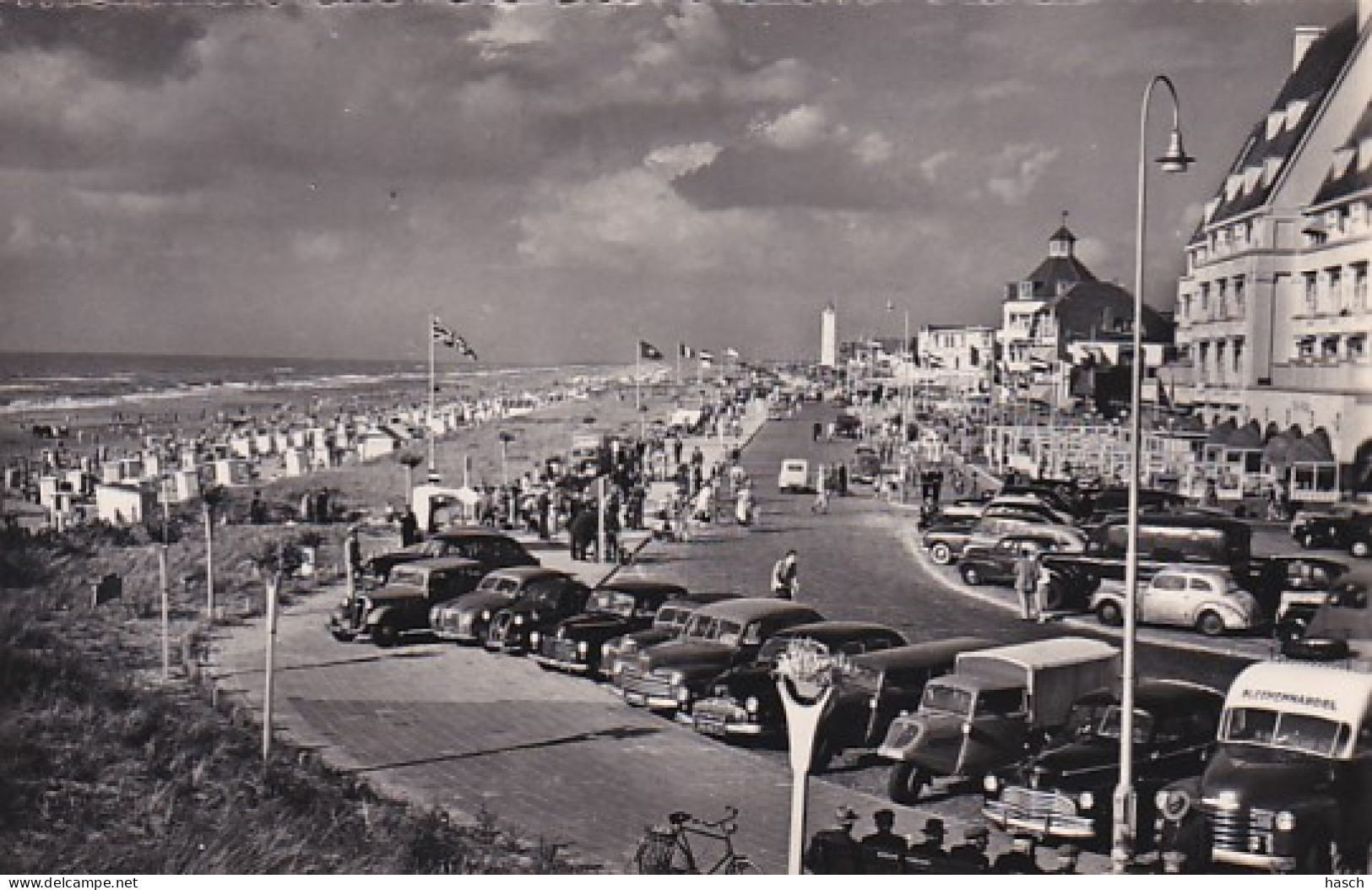 486211Noordwijk Aan Zee, Koningin Wilhelmina Boulevard. Zie Auto’s. (FOTOKAART)  - Noordwijk (aan Zee)