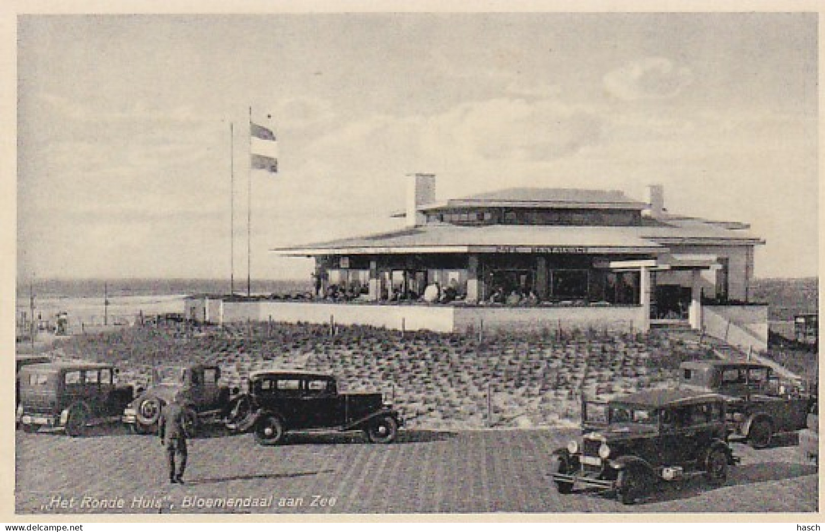 486238Bloemendaal Aan Zee, ,,Het Ronde Huis''. Zie Auto’s. 1936.  - Bloemendaal