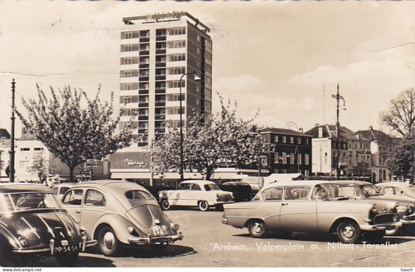 486247Arnhem, Velperplein M, Nillmij – Torenflat. (FOTOKAART) (vouwen)  - Arnhem