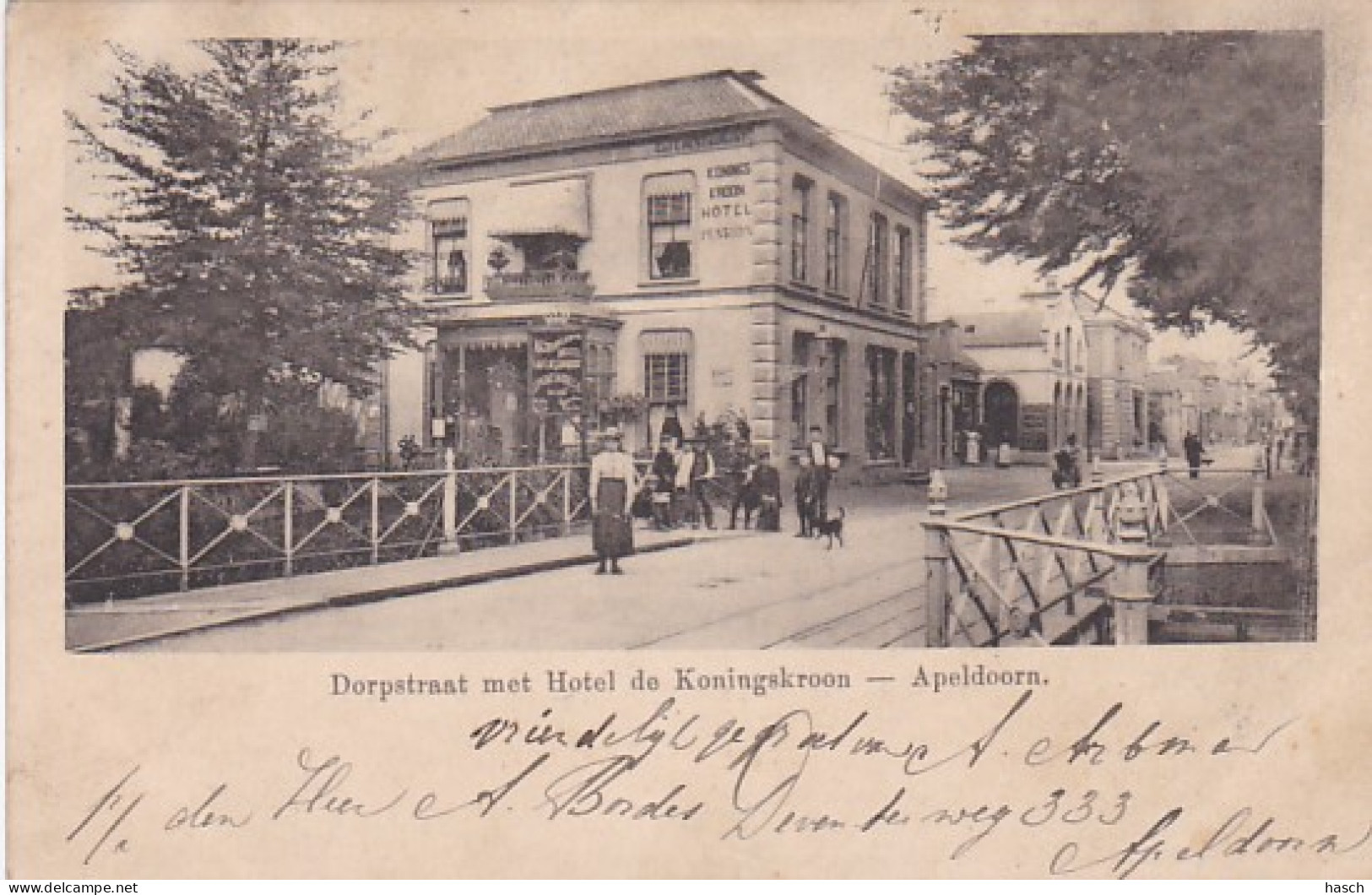 486832Apeldoorn, Dorpstraat Met Hotel De Koningskroon. 1902.  - Apeldoorn