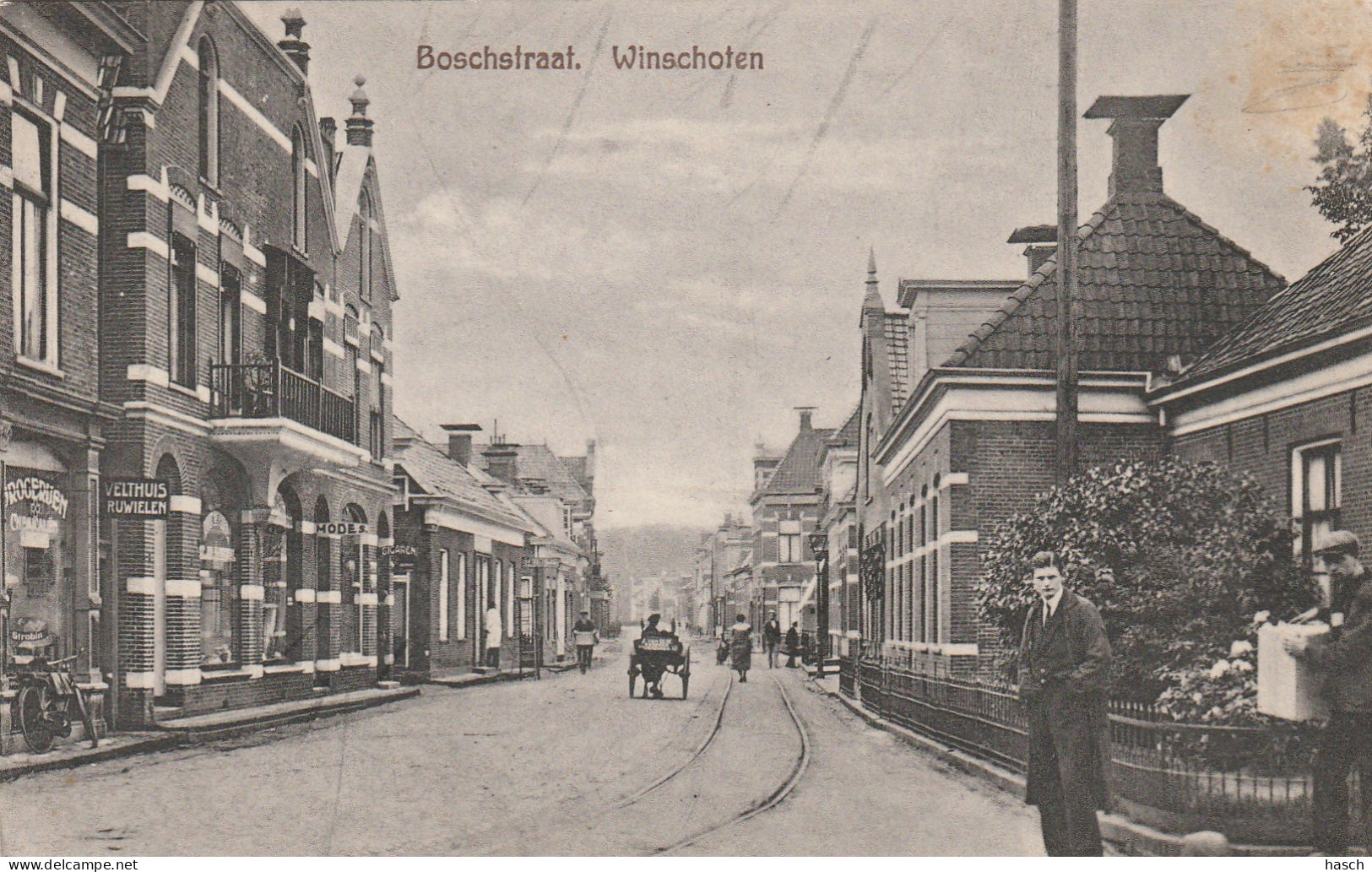 489374Winschoten, Boschstraat. Winkel Van Velthuis Rijwielen.   - Winschoten