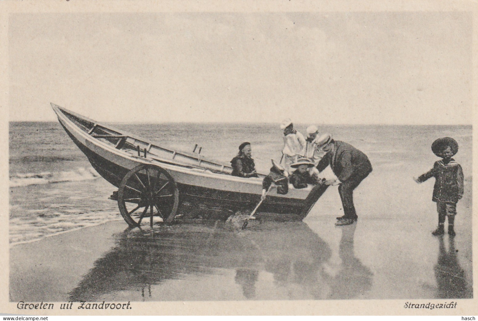 4893136Zandvoort, Groeten Uit Zandvoort. Strandgezicht.   - Zandvoort