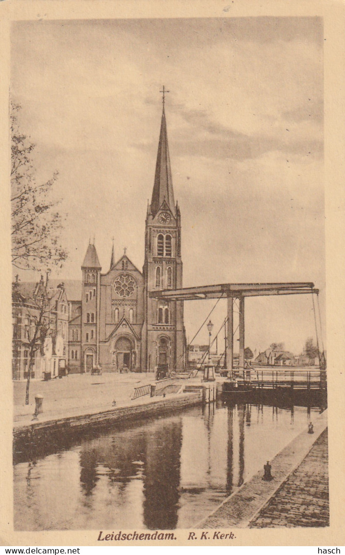 4893402Leidschendam, R. K. Kerk.  - Leidschendam