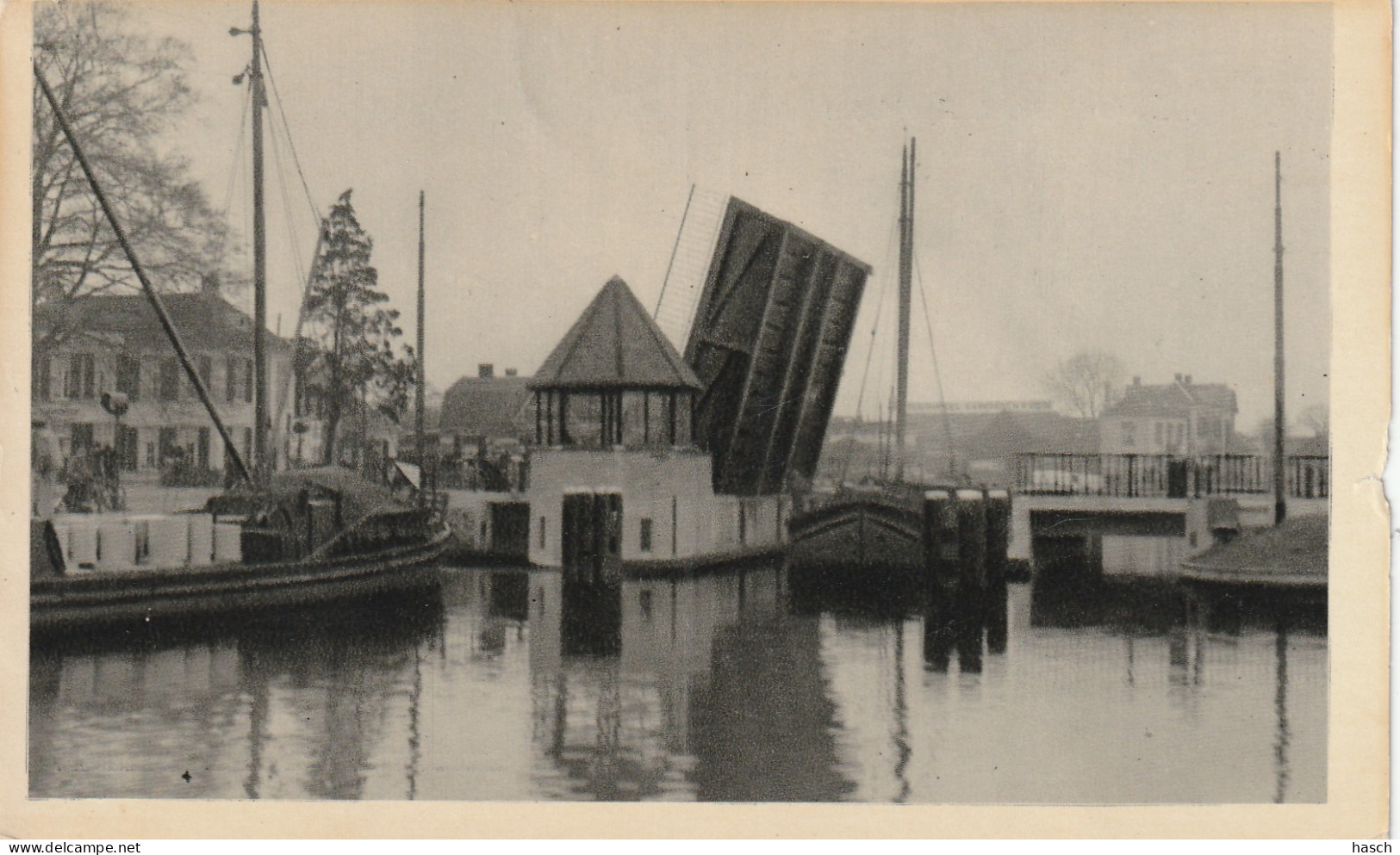 4893446Apeldoorn, Nieuwe Kanaalbrug Deventerstraat. (Zie Rechterand)  - Apeldoorn