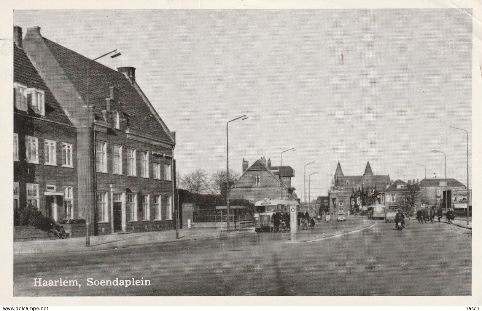 4893550Haarlem, Soendaplein. (FOTOKAART) (Kleinscheurtje Bovenrand, Vouw Rechtsboven)  - Haarlem