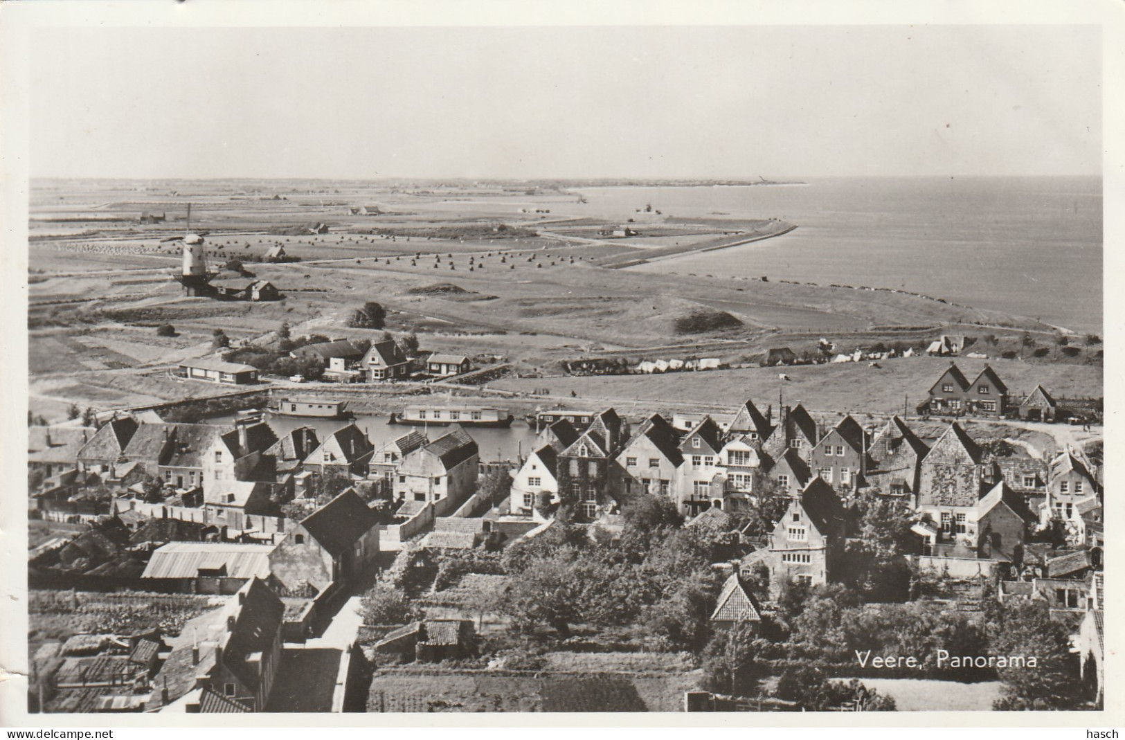 4893635Veere, Panorama. (FOTOKAART) (Minuscule Vouwen In De Hoeken)  - Veere