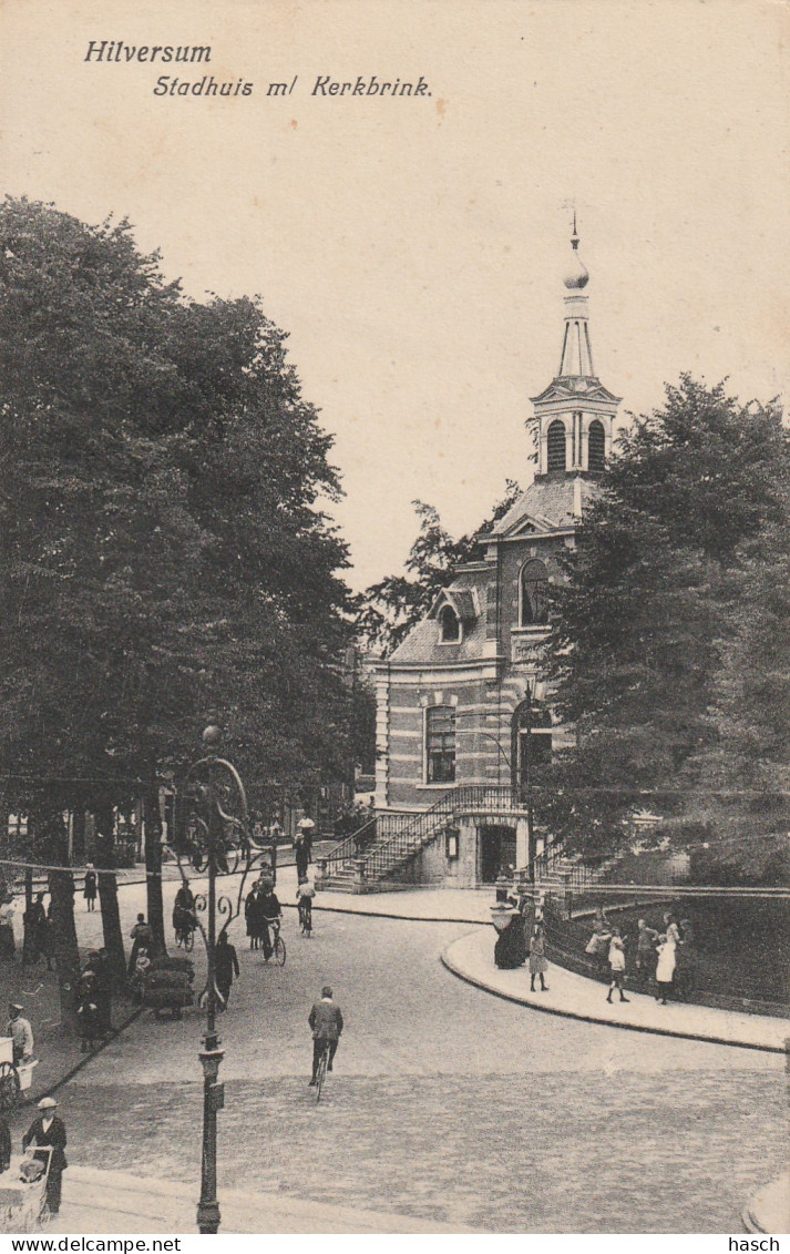 489252Hilversum, Stadhuis M Kerkbrink. (Poststempel 1924)  - Hilversum