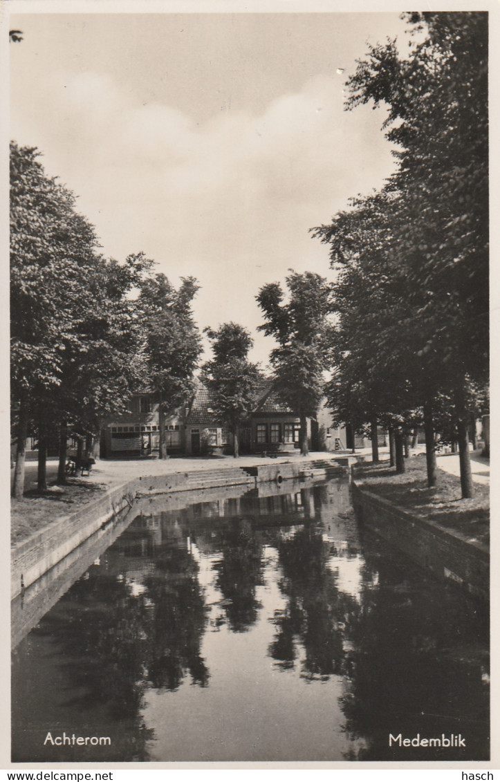 4892100Medemblik, Achterom. (FOTOKAART)  - Medemblik