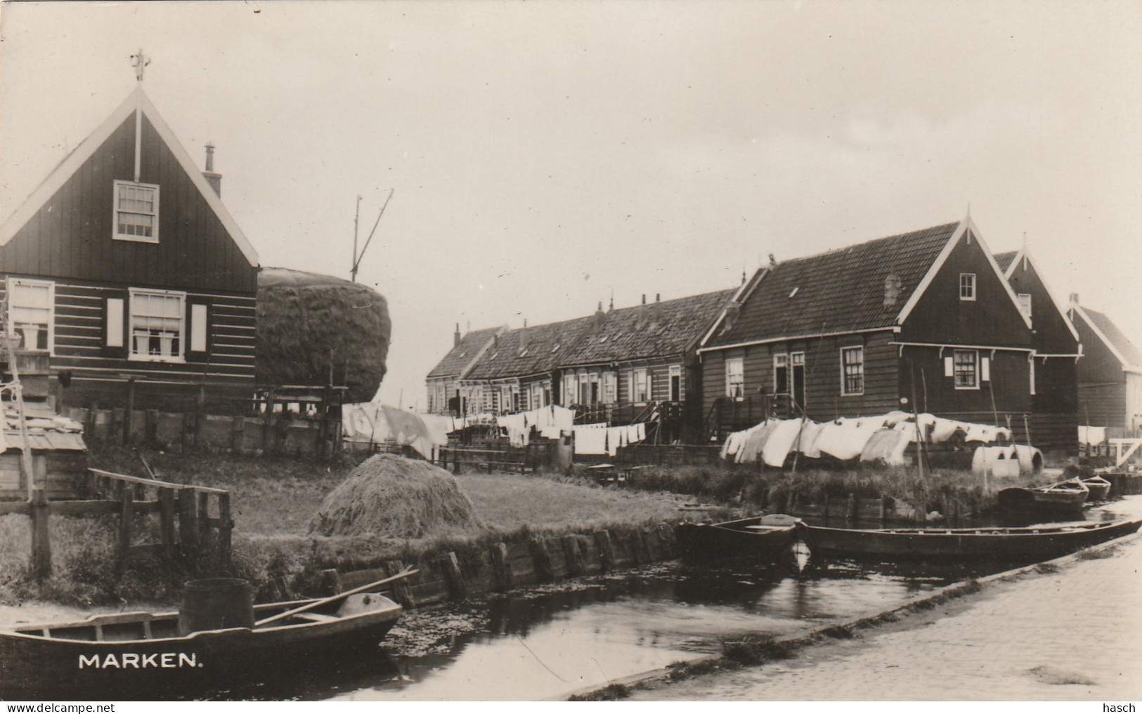 4892233Marken, (FOTOKAART) (Kleine Vouwen In De Hoeken)  - Marken