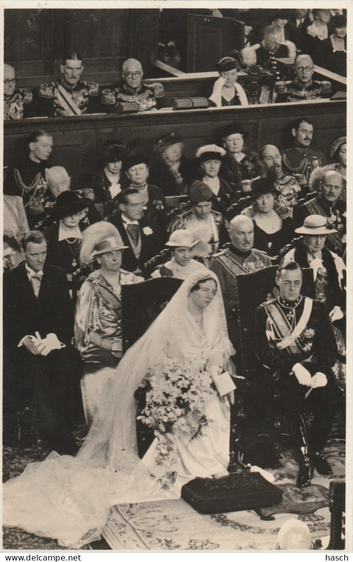 4897129Prinses Juliana En Prins Bernhard Treden In Het Huwelijk: 7 Januari 1937.   - Königshäuser