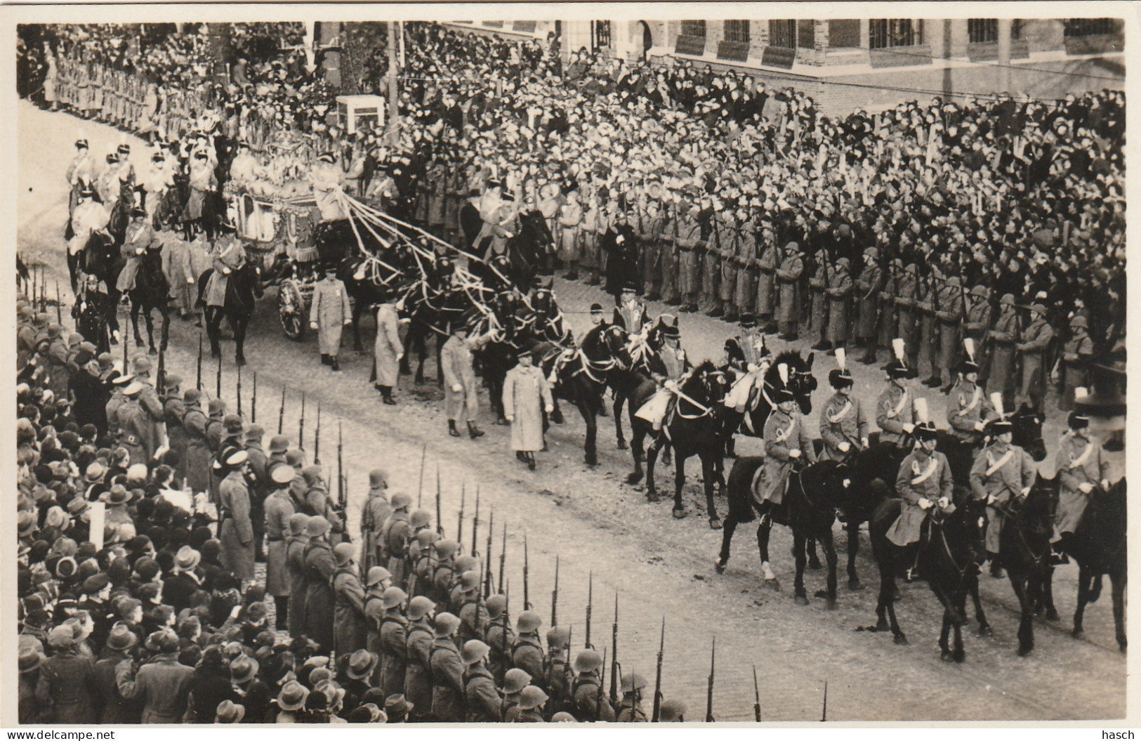 4897132Prinses Juliana En Prins Bernhard Treden In Het Huwelijk: 7 Januari 1937.  - Königshäuser