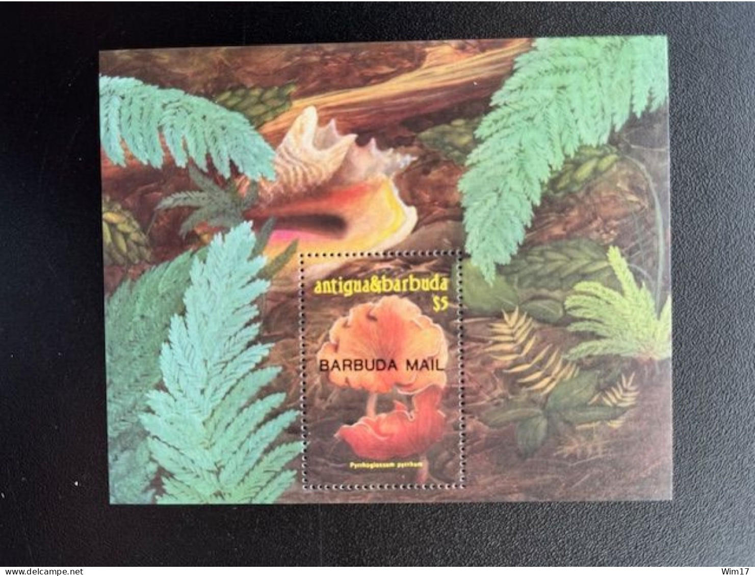 ANTIGUA & BARBUDA 1986 MUSHROOMS MINI SHEET BARBUDA MAIL OVERPRINT PYRRHOGLOSSUM PYRRHUM $5 MNH - Antigua Und Barbuda (1981-...)