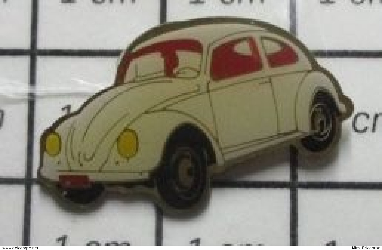 511C Pins Pin's / Rare & Belle Qualité  AUTOMOBILES / VW VOLKSWAGEN COCCINELLE BLANCHE INTERIEUR ROUGE - Volkswagen