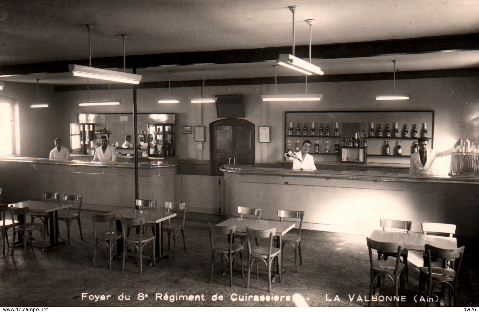 Caserne De La Valbonne (Ain) Le Foyer Du 8e Régiment De Cuirassiers, Le Bar - Barracks