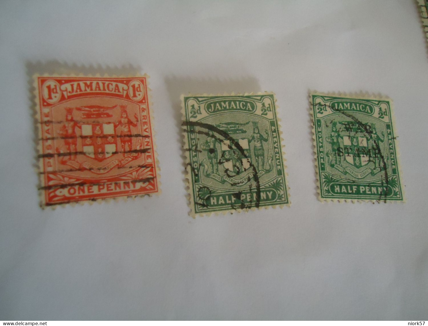 JAMAICA USED 3 STAMPS ARMS ONE WAR - Jamaica (1962-...)