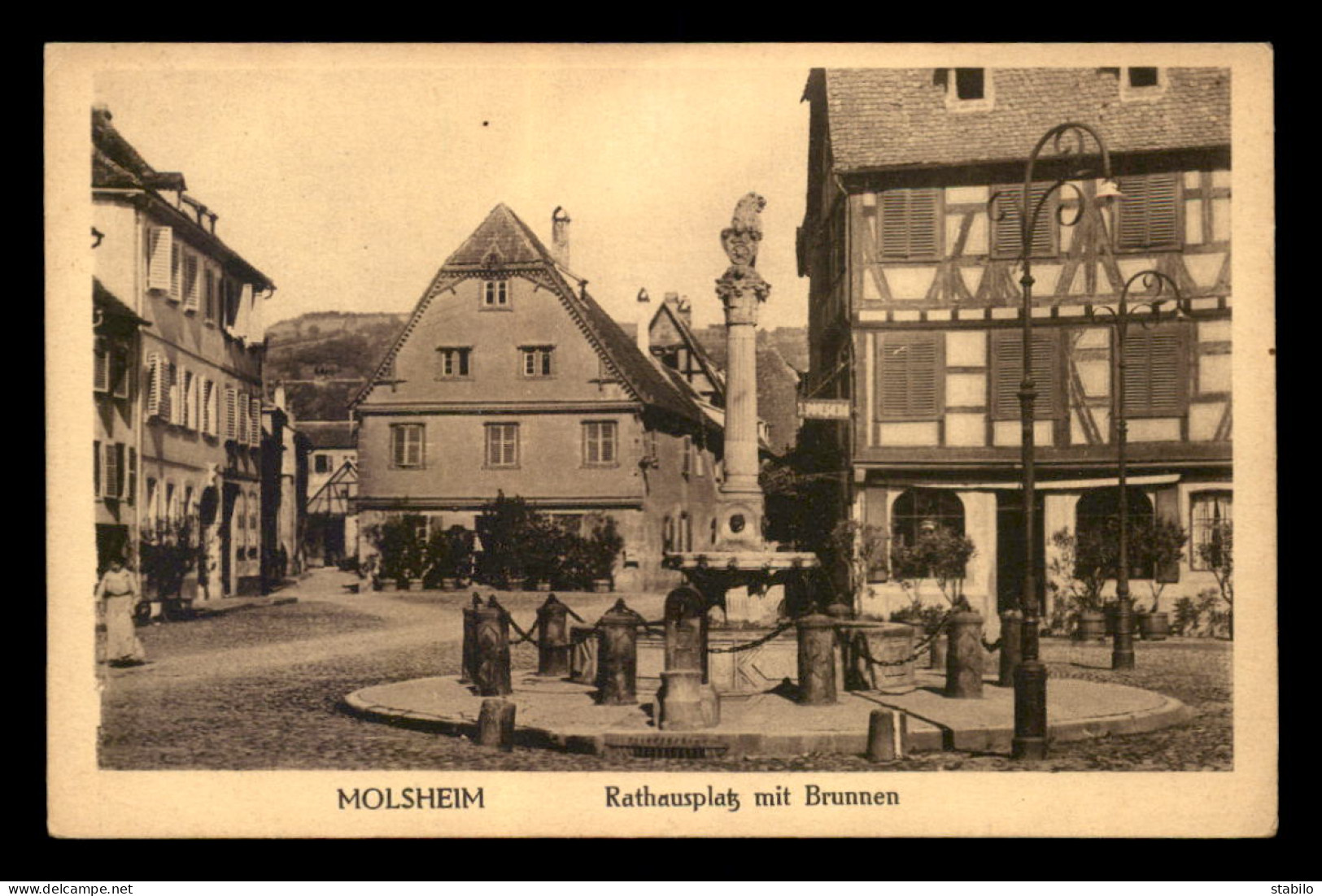 67 - MOLSHEIM - RATHAUSPLATZ MIT BRUNNEN - Molsheim