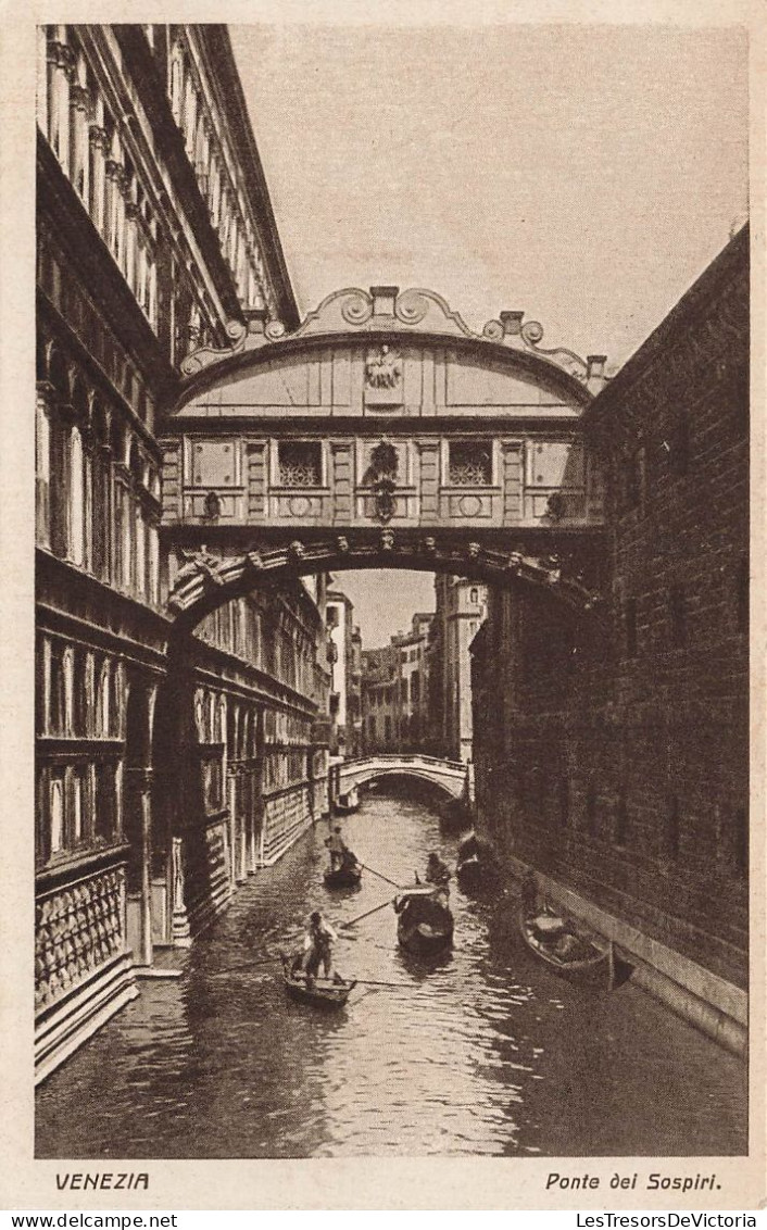 ITALIE - Venezia - Ponte Del Sospiri - Vue Sous Le Pont - Des Barques - Carte Postale Ancienne - Venezia