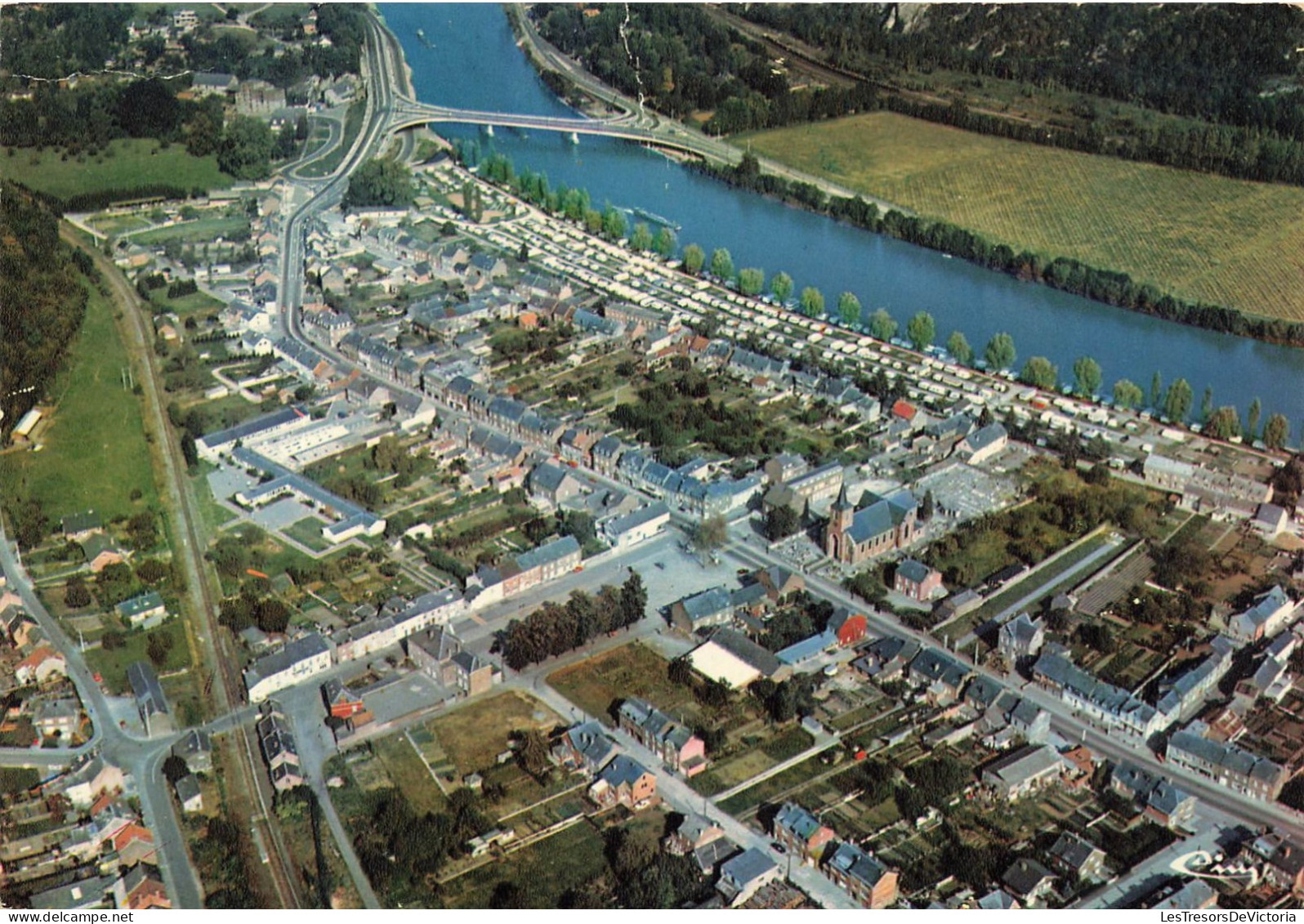 BELGIQUE - Anhée Sur Meuse - Panorama Aérien De La Ville - Colorisé - Carte Postale - Anhee