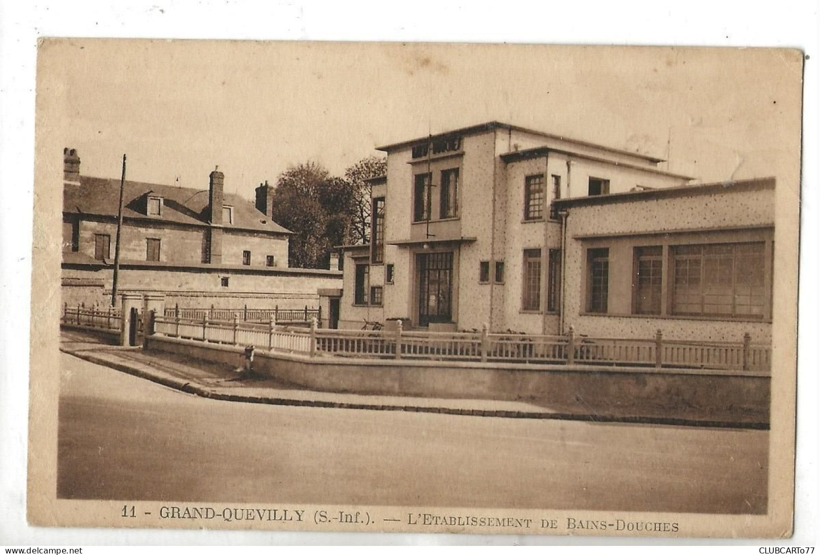 Le Grand-Quevilly (76) : L'Etablissement De Bains Douches En 1930 ETAT PF. - Le Grand-Quevilly